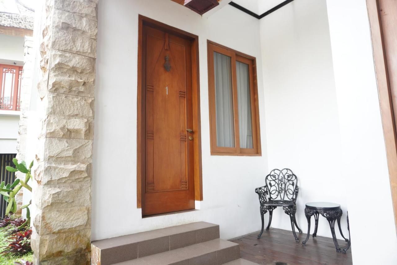 Rumah Stroberi Organic Farm & Family Lodge Lembang Exterior foto
