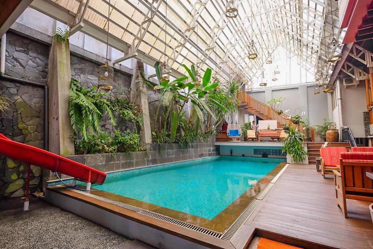 Rumah Stroberi Organic Farm & Family Lodge Lembang Exterior foto