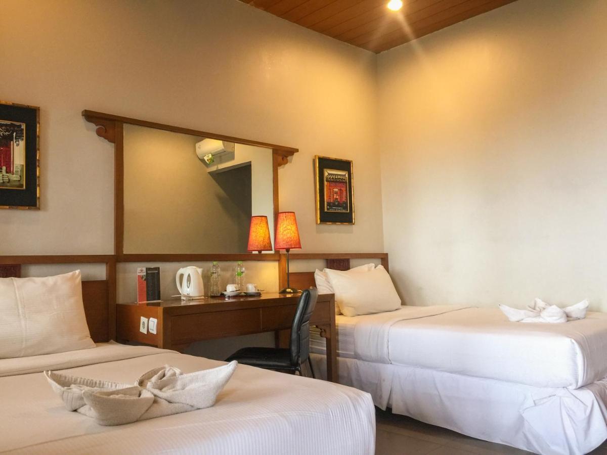 Rumah Stroberi Organic Farm & Family Lodge Lembang Exterior foto