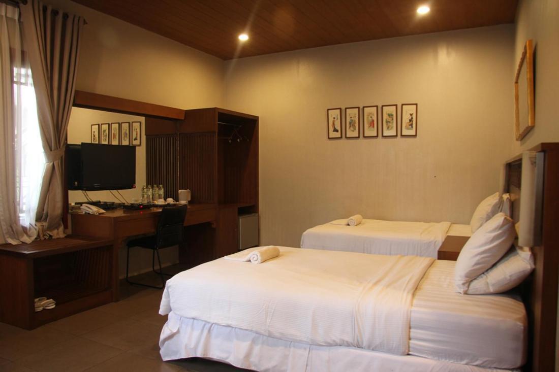 Rumah Stroberi Organic Farm & Family Lodge Lembang Exterior foto